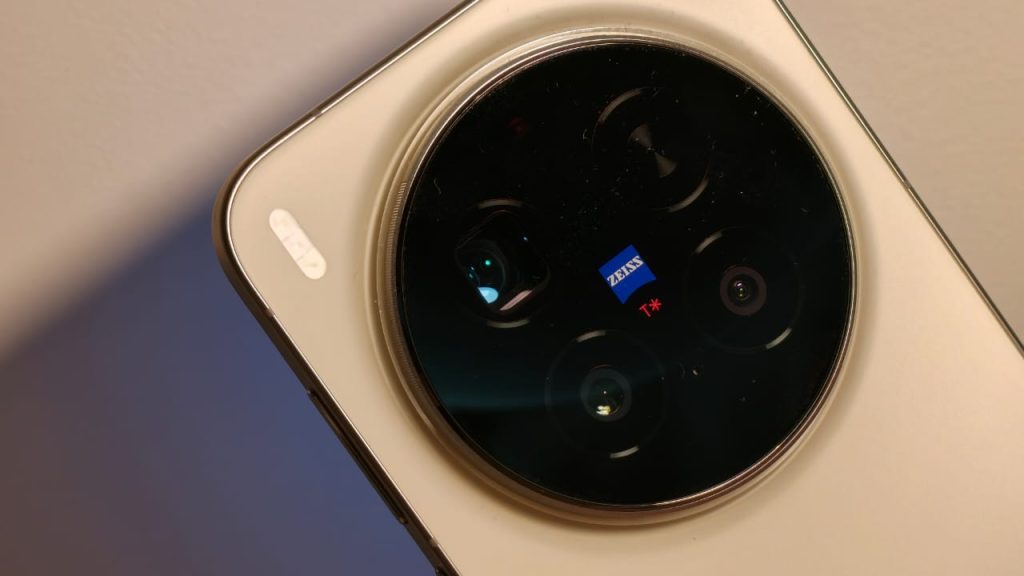 Iš arti vivo X300 Pro kameros