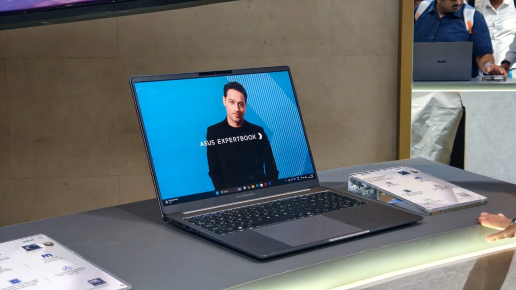 ExpertBook P5 apžvalga