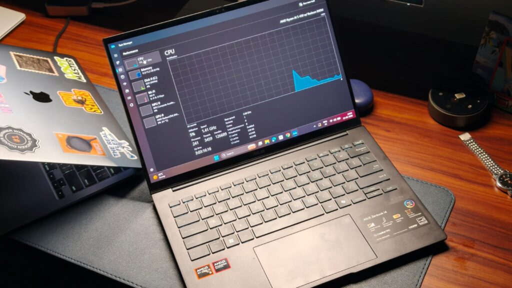 ZenBook 14 su veikiančiu užduočių tvarkytuvu